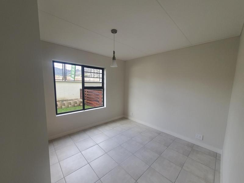 2 Bedroom Property for Sale in Gordons Bay Western Cape